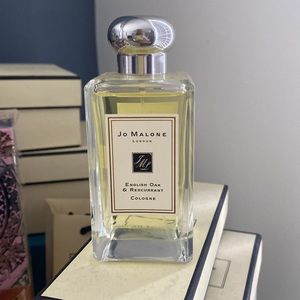 Jo Malone London English Oak & Red Current Colonge Unisex fragrance.